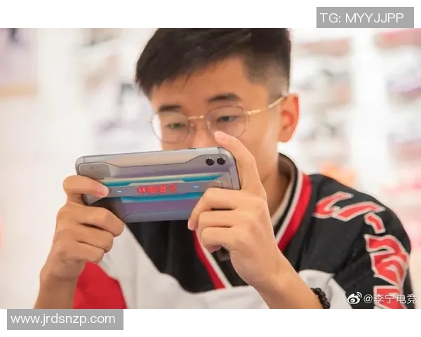 和平精英战术分析：深入探讨LNG战队的团队配合与策略执行